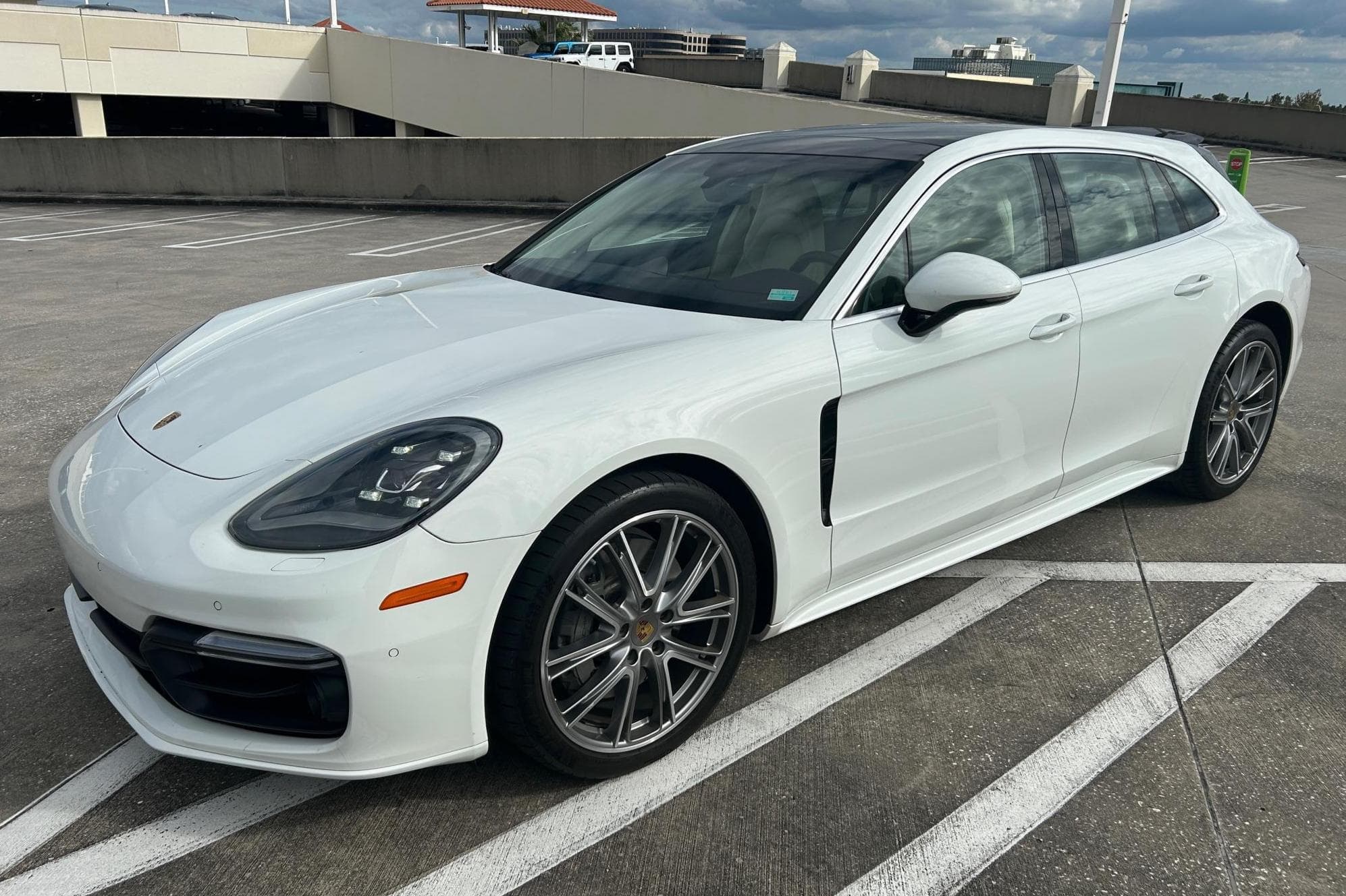 2018 Porsche Panamera sold for $39,500