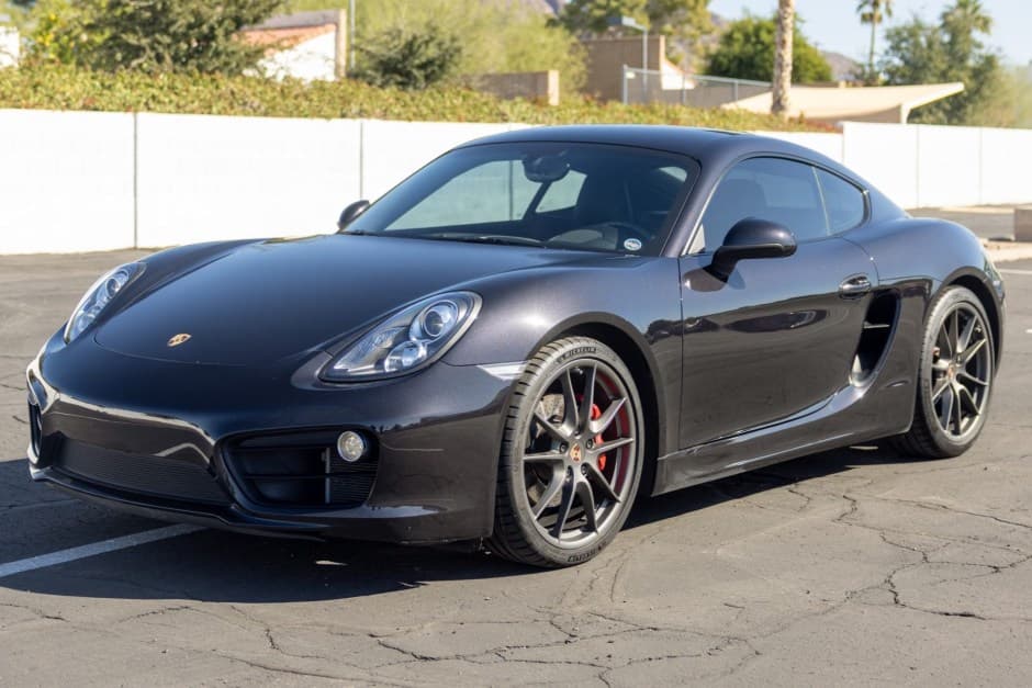 2014 Porsche 981 Cayman sold for $55,222