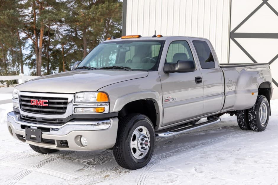 2004 GMC Sierra HD (GMT800 2000-2007) sold for $41,500
