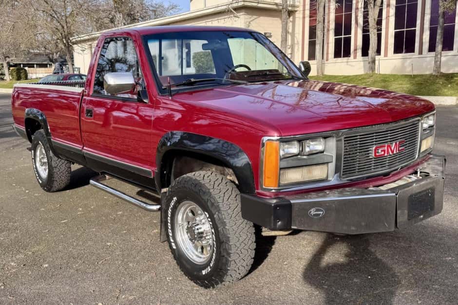 1989 GMC Sierra (GMT400 1988-2002) sold for $9,100