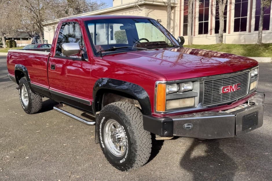 1989 GMC Sierra (GMT400 1988-2002) sold for $9,100