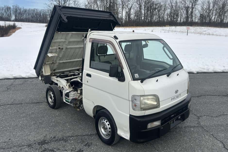 1999 Daihatsu Hijet sold for $8,500