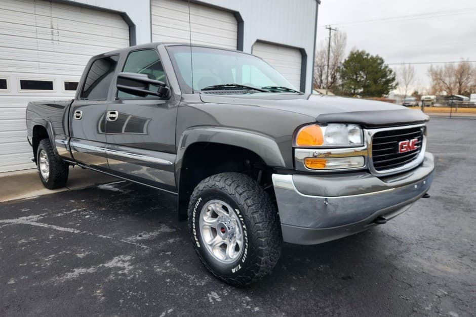 2002 GMC Sierra (GMT800 1999-2007) sold for $19,750