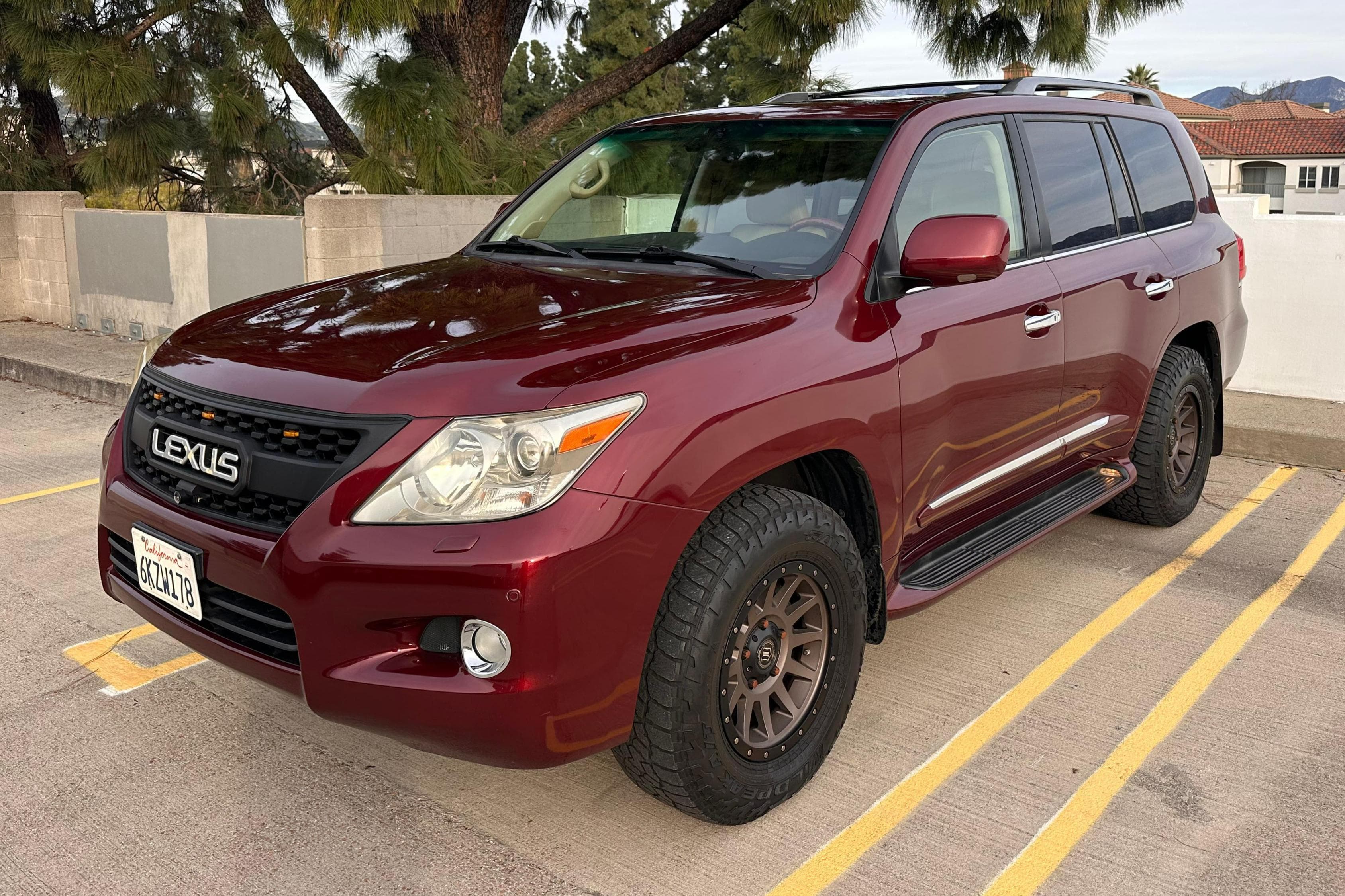 2010 Lexus LX sold for $15,000