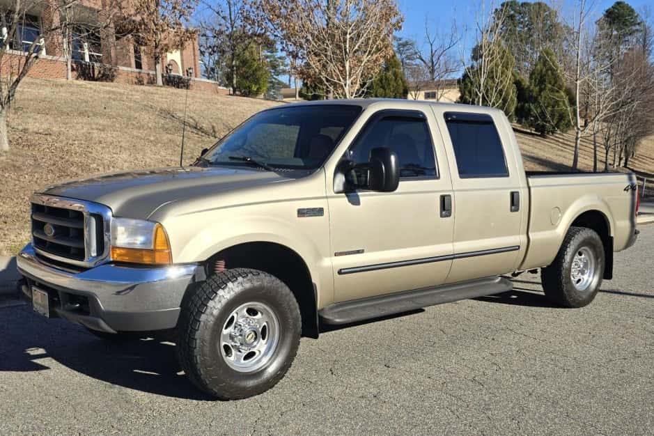 2000 Ford Super Duty 1999-2007 sold for $24,000