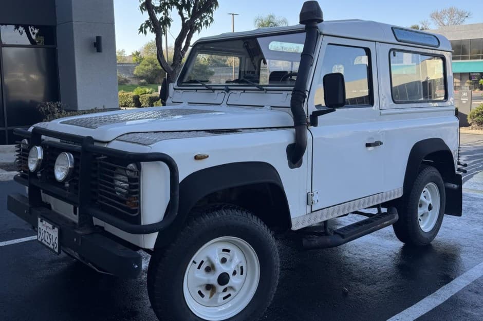 1988 Land Rover 90 / Defender 90 (Euro Spec) sold for $17,250