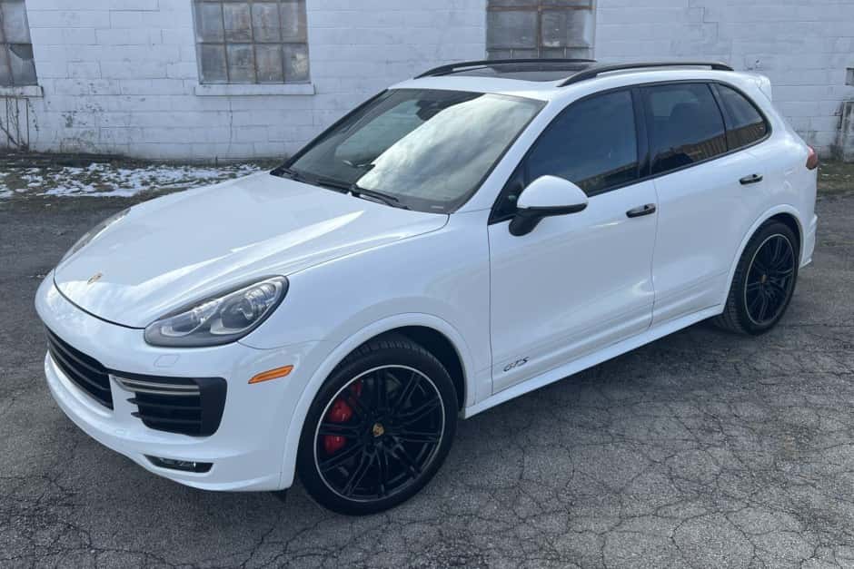 2017 Porsche 958 Cayenne (2011-2018) sold for $29,250