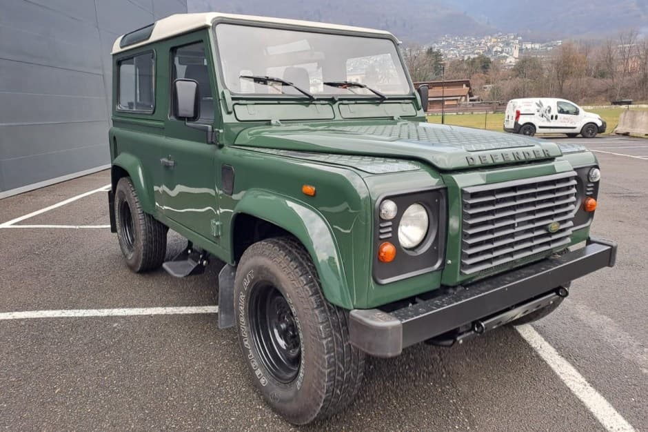 1999 Land Rover 90 / Defender 90 (Euro Spec) sold for $0