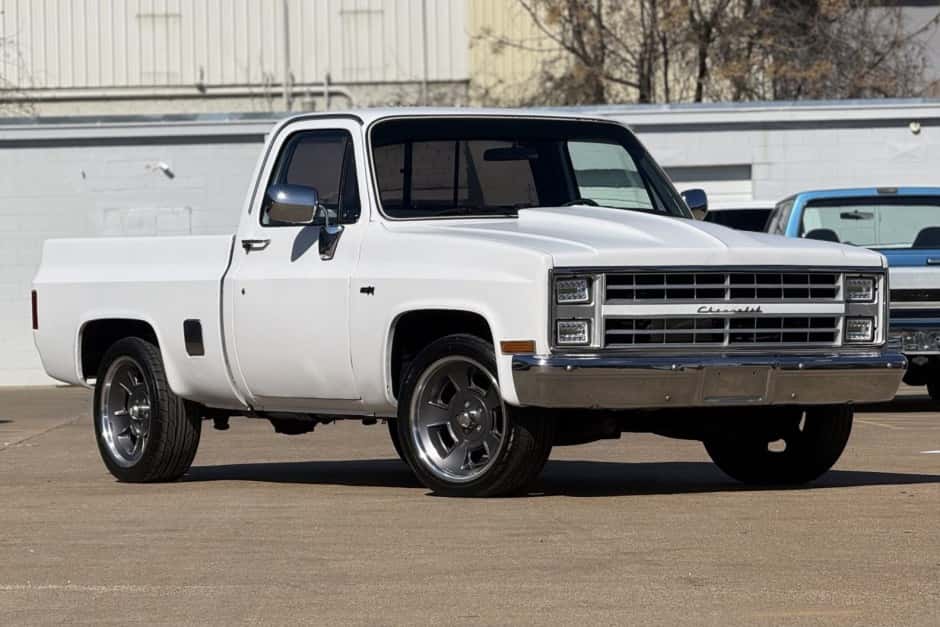 1985 Chevrolet C/K (1973-1991) sold for $12,250
