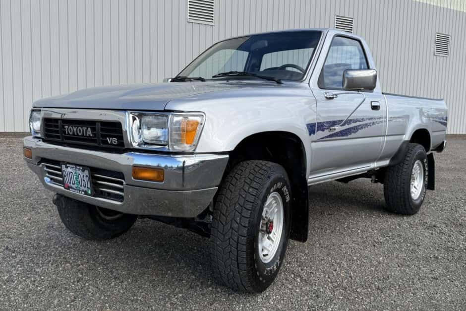1989 Toyota Pickup (N80/90/100/110 1989-1997) sold for $12,700