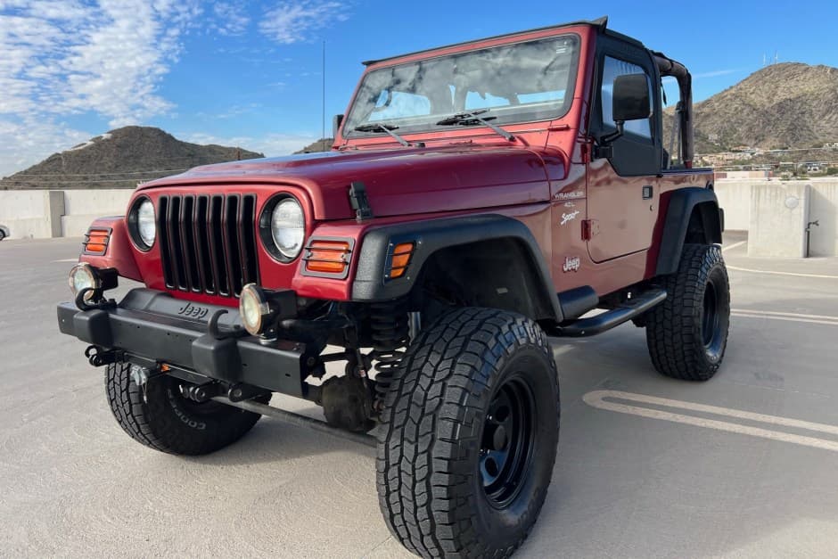 1998 Jeep Wrangler TJ (1997-2006) sold for $7,600