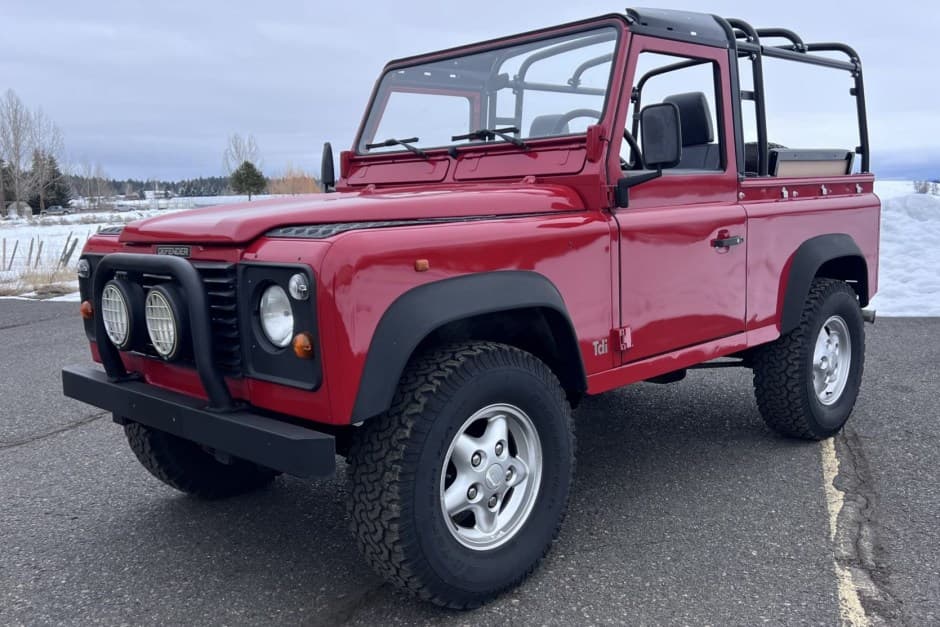 1998 Land Rover 90 / Defender 90 (Euro Spec) sold for $47,000