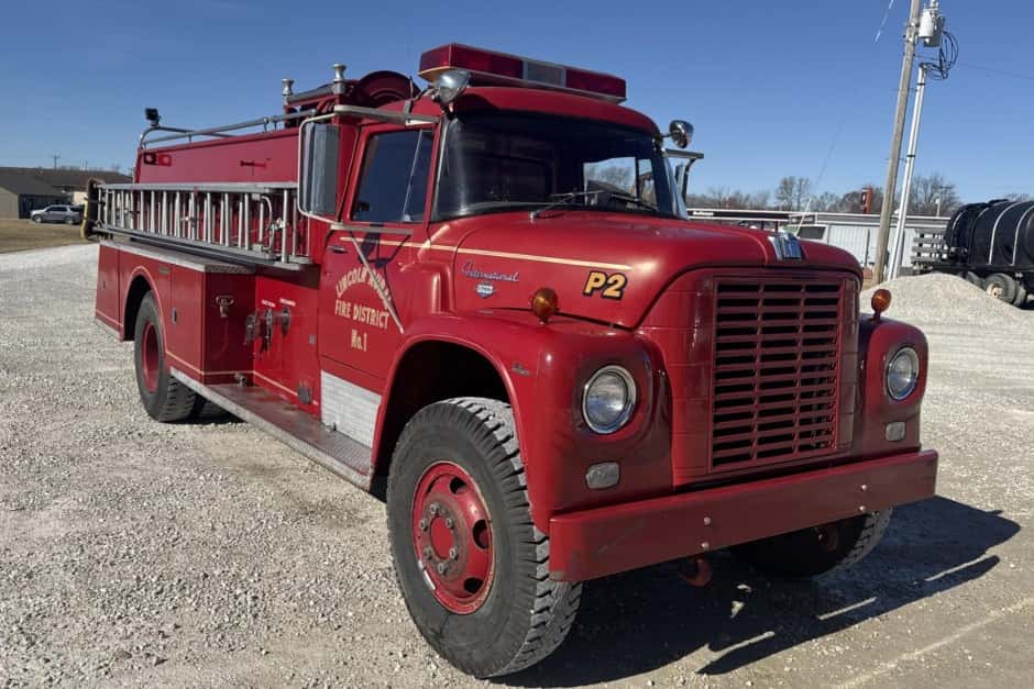 1965 International Harvester Loadstar sold for $19,000
