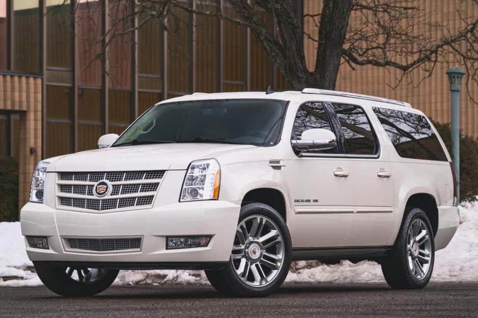 2013 Cadillac Escalade & EXT GMT900 (2007-2014) sold for $23,500