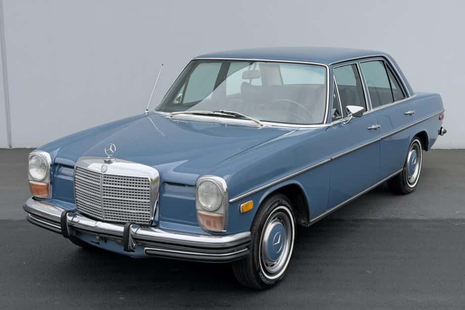 1972 Mercedes-Benz W114 & W115 sold for $8,500