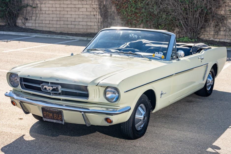 1965 Ford Mustang 1964.5-1966 sold for $17,500