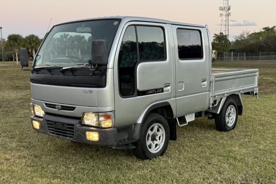 1999 Nissan Pickup sold for $15,519