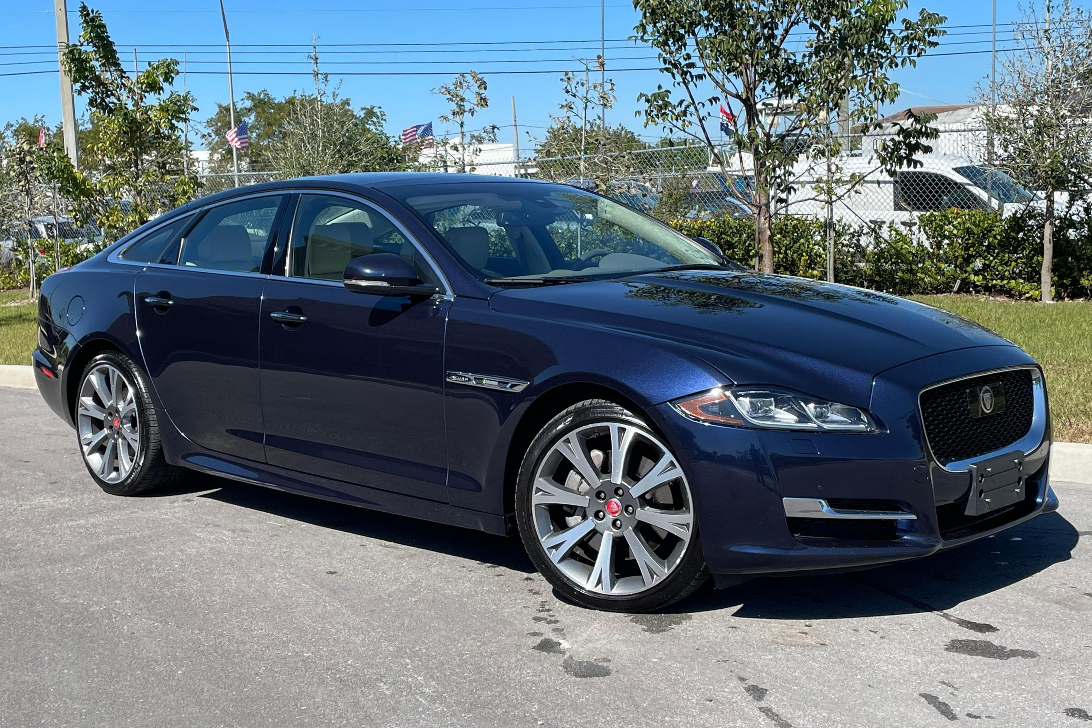 2017 Jaguar XJ sold for $14,700