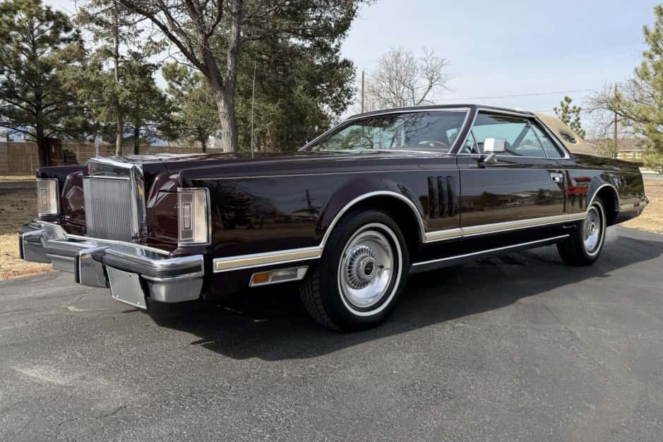 1978 Lincoln Continental Mark V (1977-1979) sold for $19,250