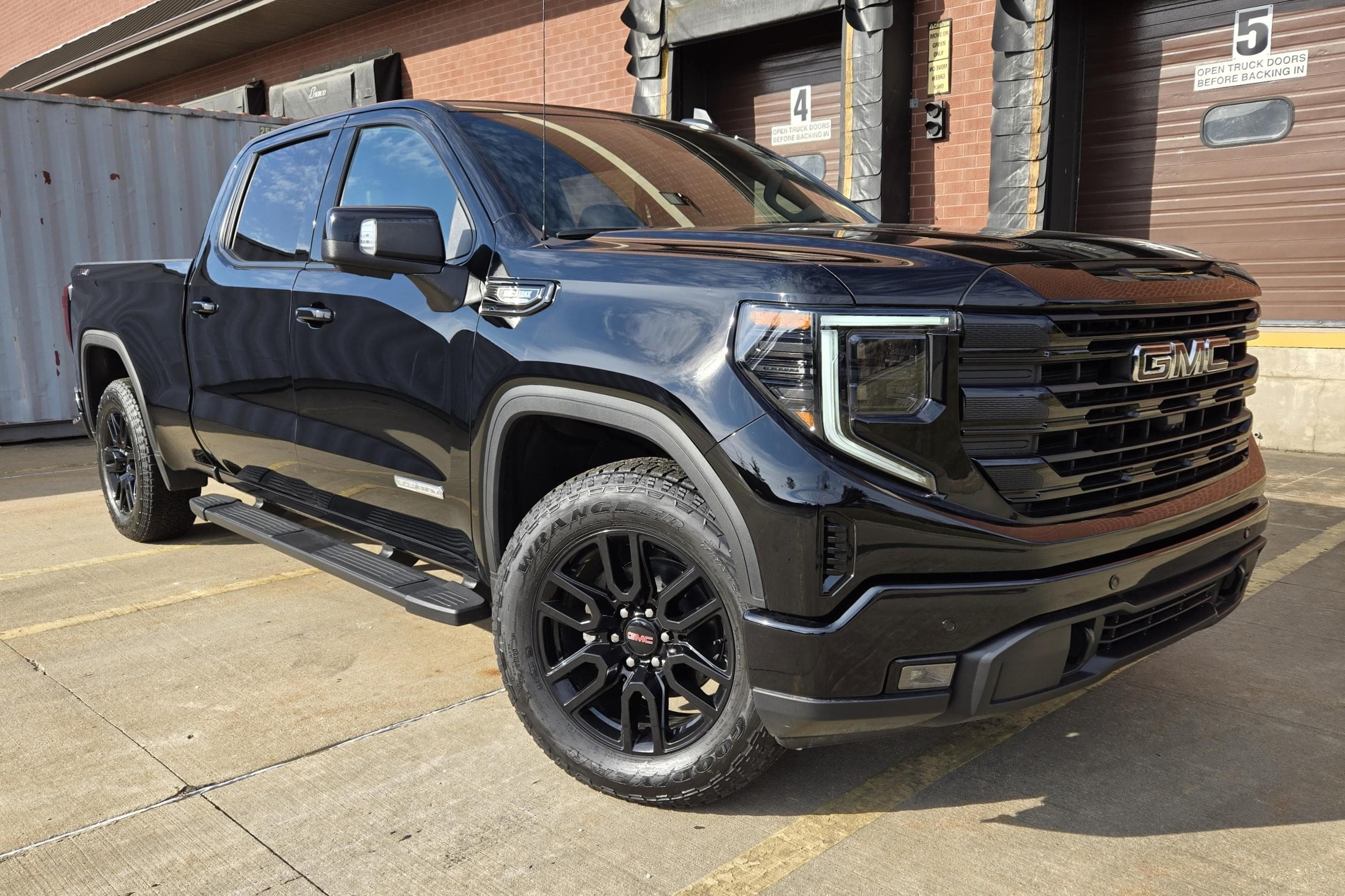 2025 GMC Sierra sold for $49,305