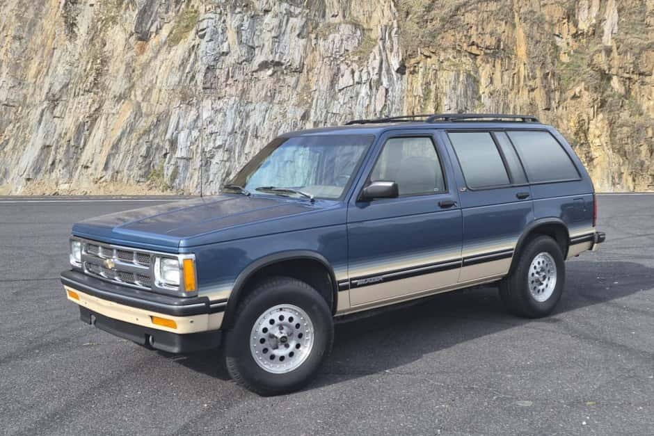 1993 Chevrolet S-10 Blazer 1982-1994 sold for $10,578