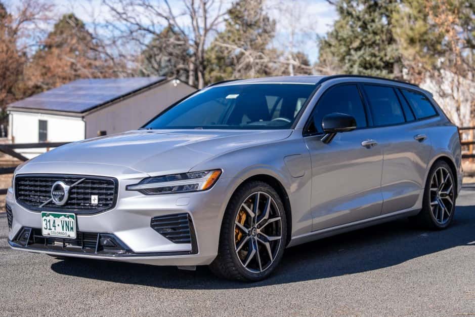 2020 Volvo V60 sold for $44,002