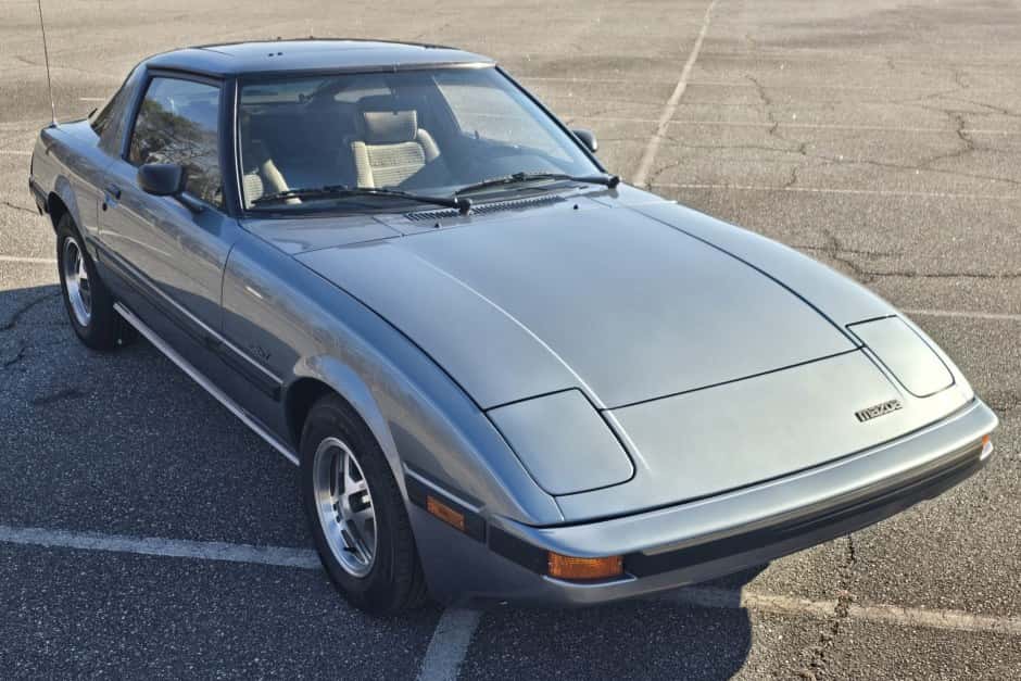 1985 Mazda RX-7 FB sold for $11,800