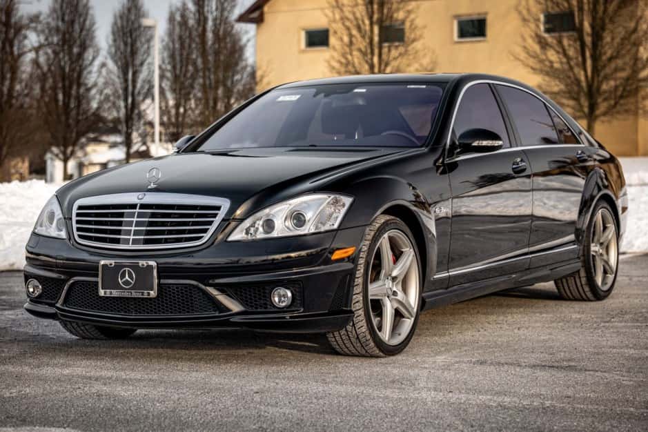 2008 Mercedes-Benz W221 S-Class sold for $18,000