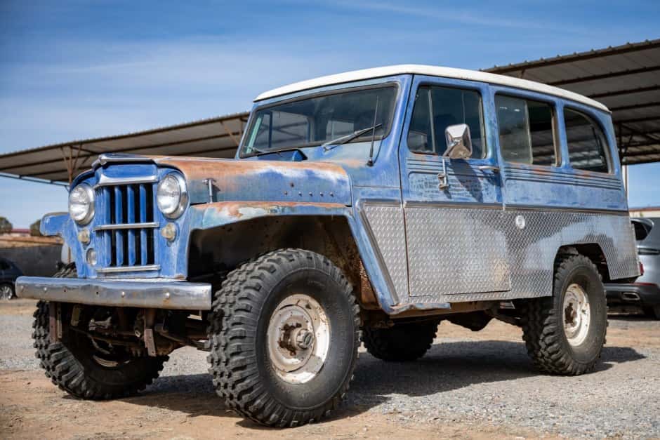 1962 Willys Jeep Wagon sold for $3,700