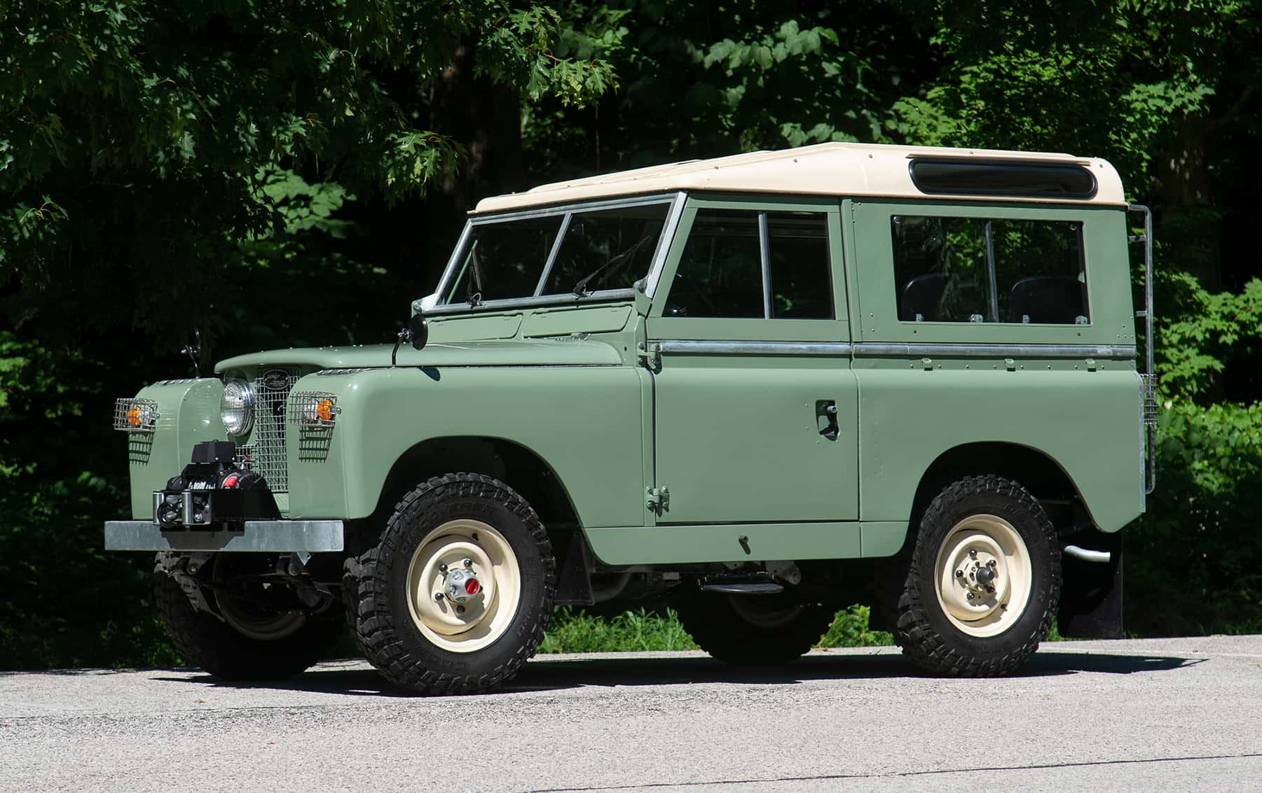 1961 Land Rover 88 Series II Station Wagon sold for $100,800