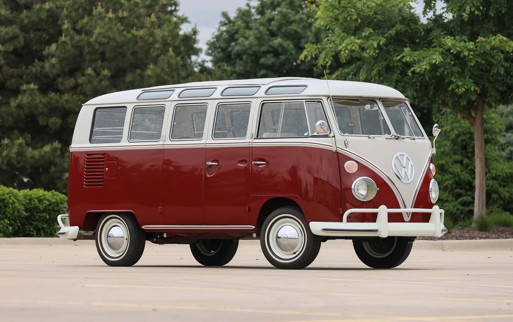 1966 Volkswagen Type 2 Deluxe 21-Window Bus sold for $81,200