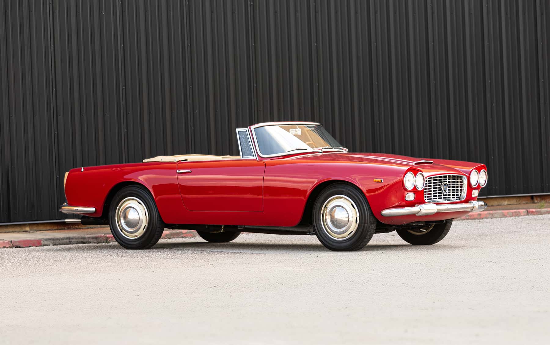 1966 Lancia Flaminia 2800 3C Convertible sold for $128,800