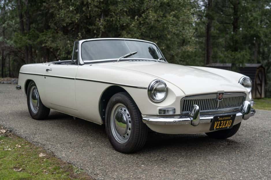 1963 MG MGB sold for $22,000