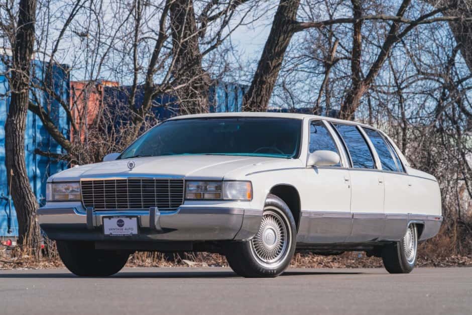 1996 Cadillac Fleetwood 1985-1996 sold for $12,250