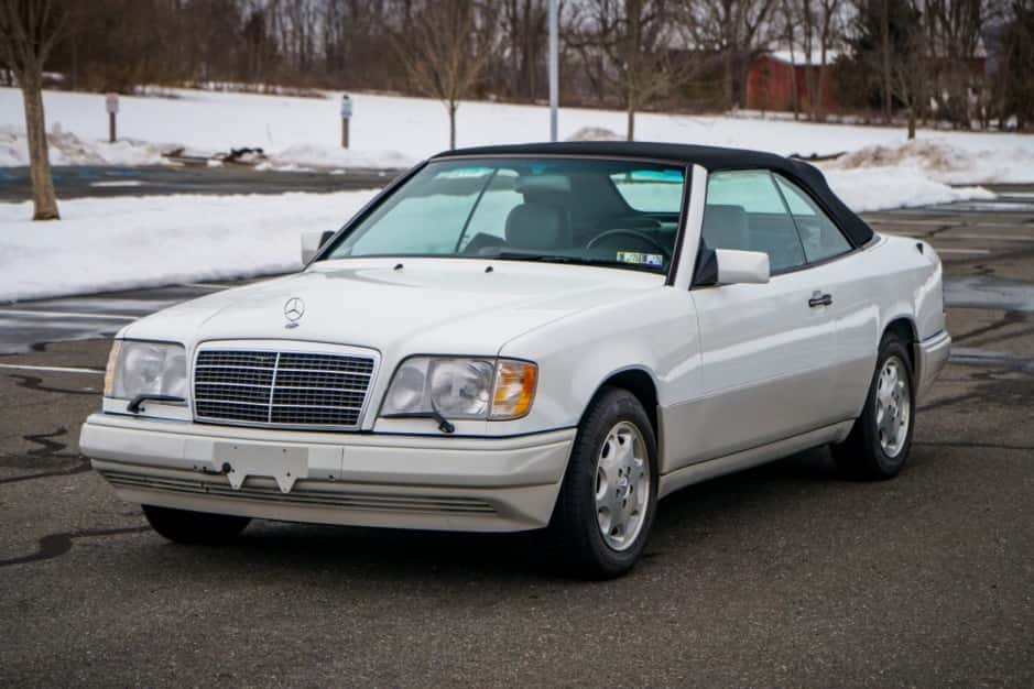 1995 Mercedes-Benz W124 E-Class sold for $19,500