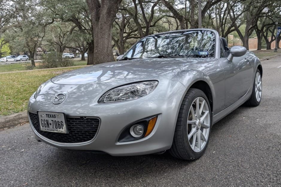 2010 Mazda NC MX-5 Miata sold for $13,250