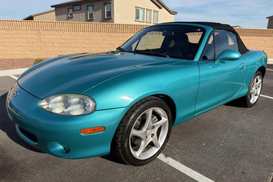 2003 Mazda NB MX-5 Miata sold for $15,250