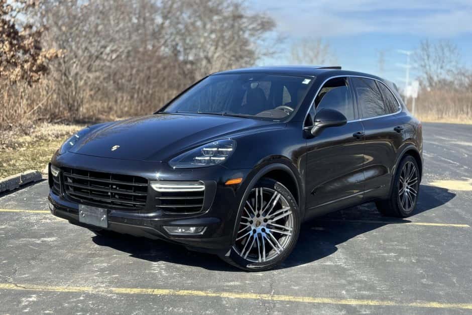 2015 Porsche 958 Cayenne (2011-2018) sold for $26,500