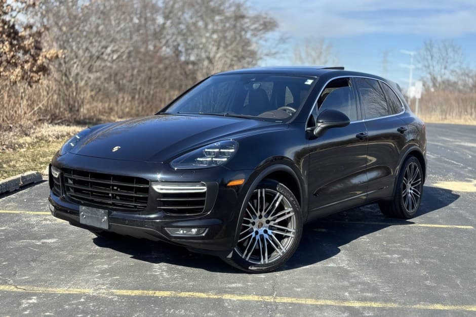 2015 Porsche 958 Cayenne (2011-2018) sold for $26,500