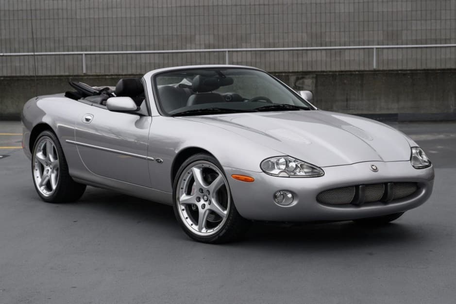 2001 Jaguar XKR sold for $18,100