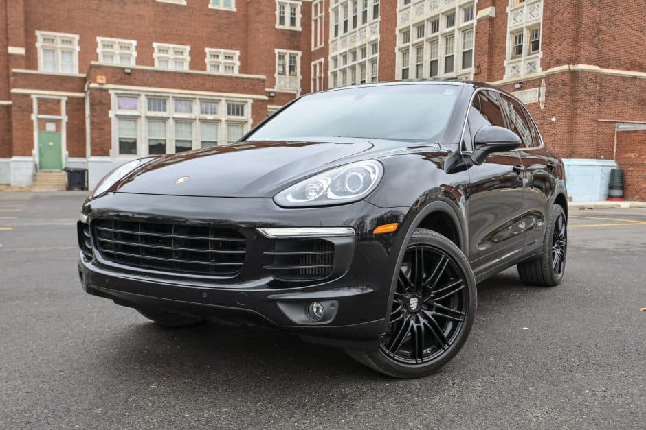 2016 Porsche 958 Cayenne (2011-2018) sold for $15,600