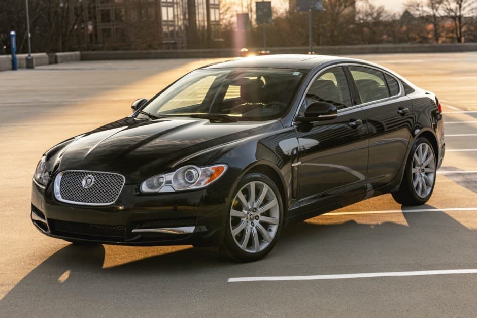2010 Jaguar XF sold for $12,300