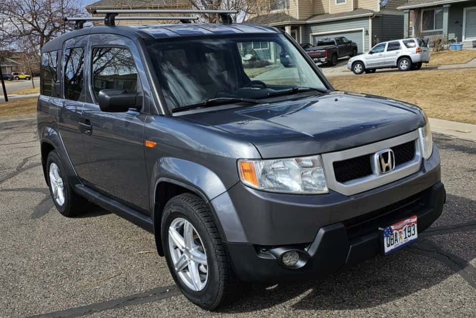 2010 Honda Element sold for $9,200