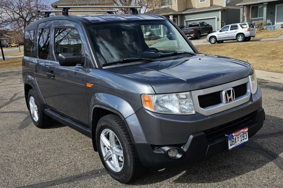 2010 Honda Element sold for $9,200