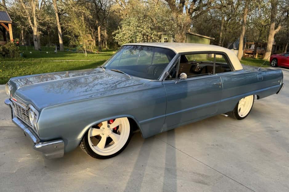 1964 Chevrolet Impala (1961-1964) sold for $22,250