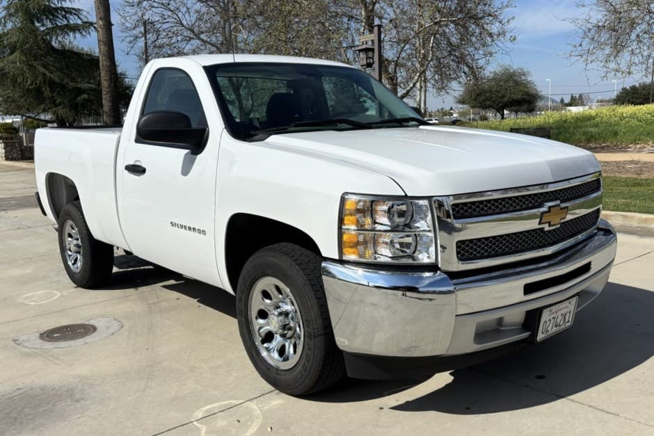 2013 Chevrolet Silverado GMT900 (2007-2013) sold for $25,750