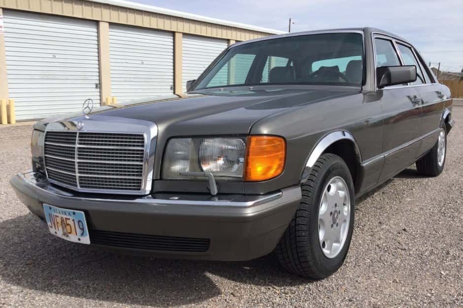 1985 Mercedes-Benz W126 S-Class sold for $6,500