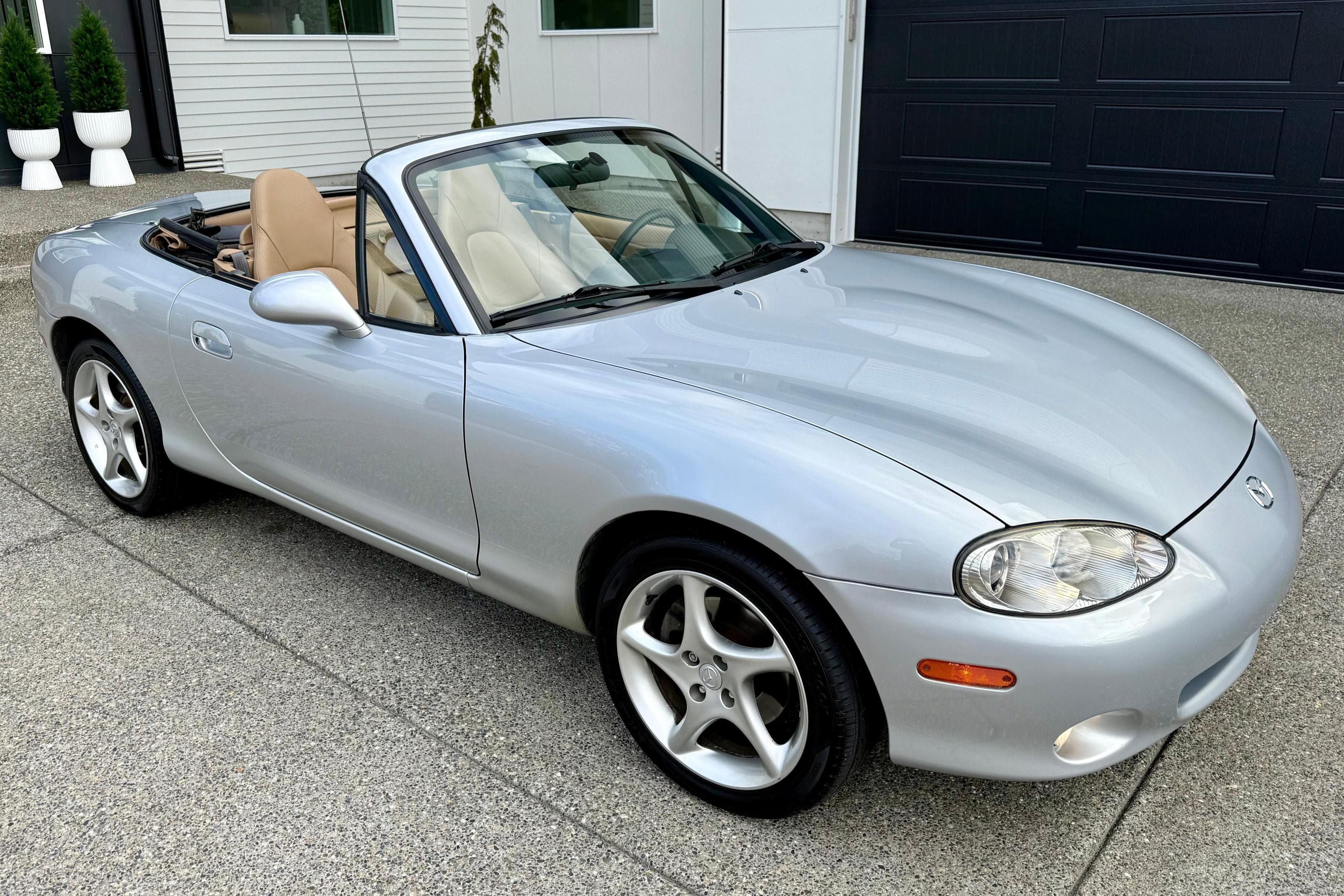 2002 Mazda NB Miata sold for $8,800