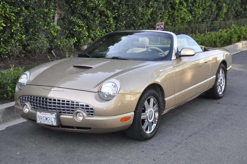 2005 Ford Thunderbird (2002-2005) sold for $15,500