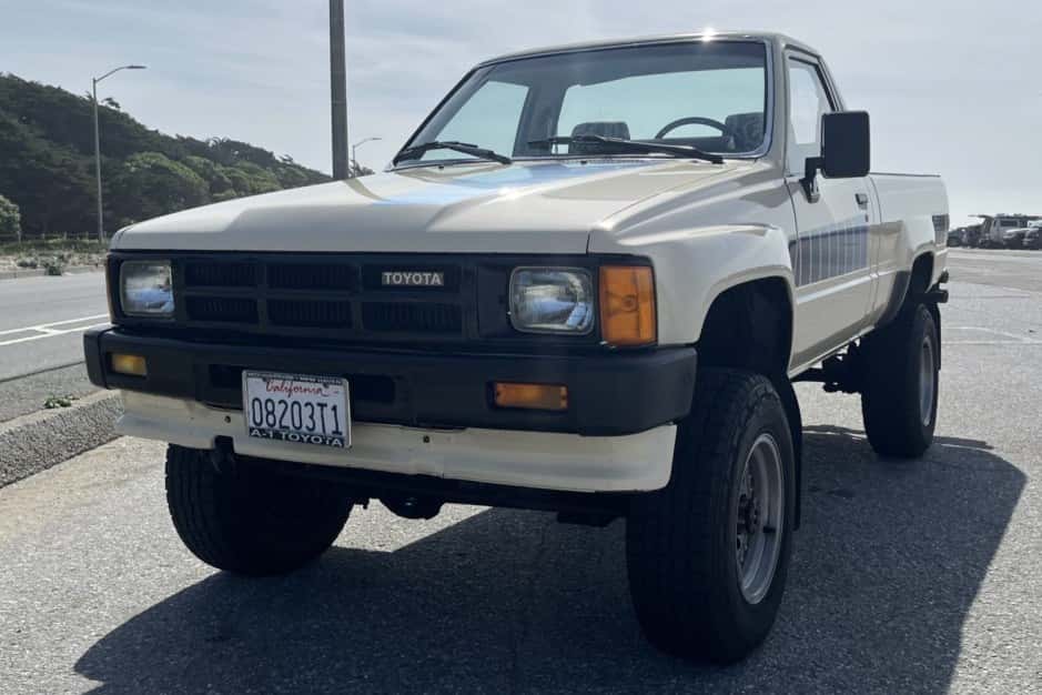 1985 Toyota Pickup (N50/N60/N70 1984-1988) sold for $12,500